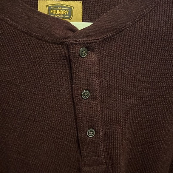 Burgundy long sleeve knit shirt - Picture 2 of 5